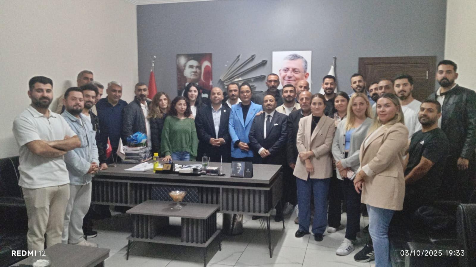 Sultanbeyli CHP’de Yeni Dönem: Zeynel Özbakır Görevi Devraldı